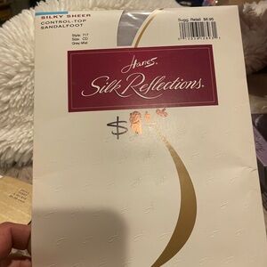 Hanes Silk Reflections Control-Top in Grey Mist